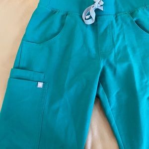 Figs Hunter Green Kade Cargo Scrubs Pants XXS